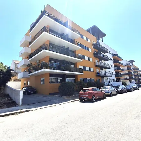 Sun Waves Family Apartment