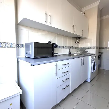 Sun Waves City Family Apartment *