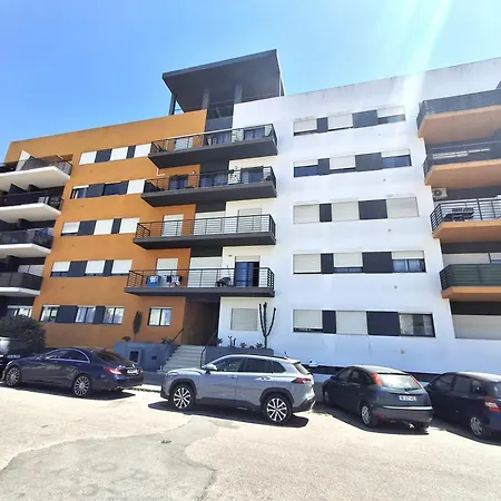 Sun Waves City Family Apartment *